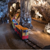 Postojnai cseppkőbarlang megtekintése - 2